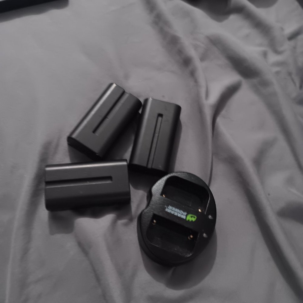 Black Magic 6k pro camera, sigma lens and accessories - Picture 2 of 8